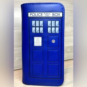 Dr. Doctor Who Woman's Faux Leather TARDIS Zip Coin Clutch Wallet
